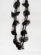 Halskæde med blomster og perler - ITFEB25